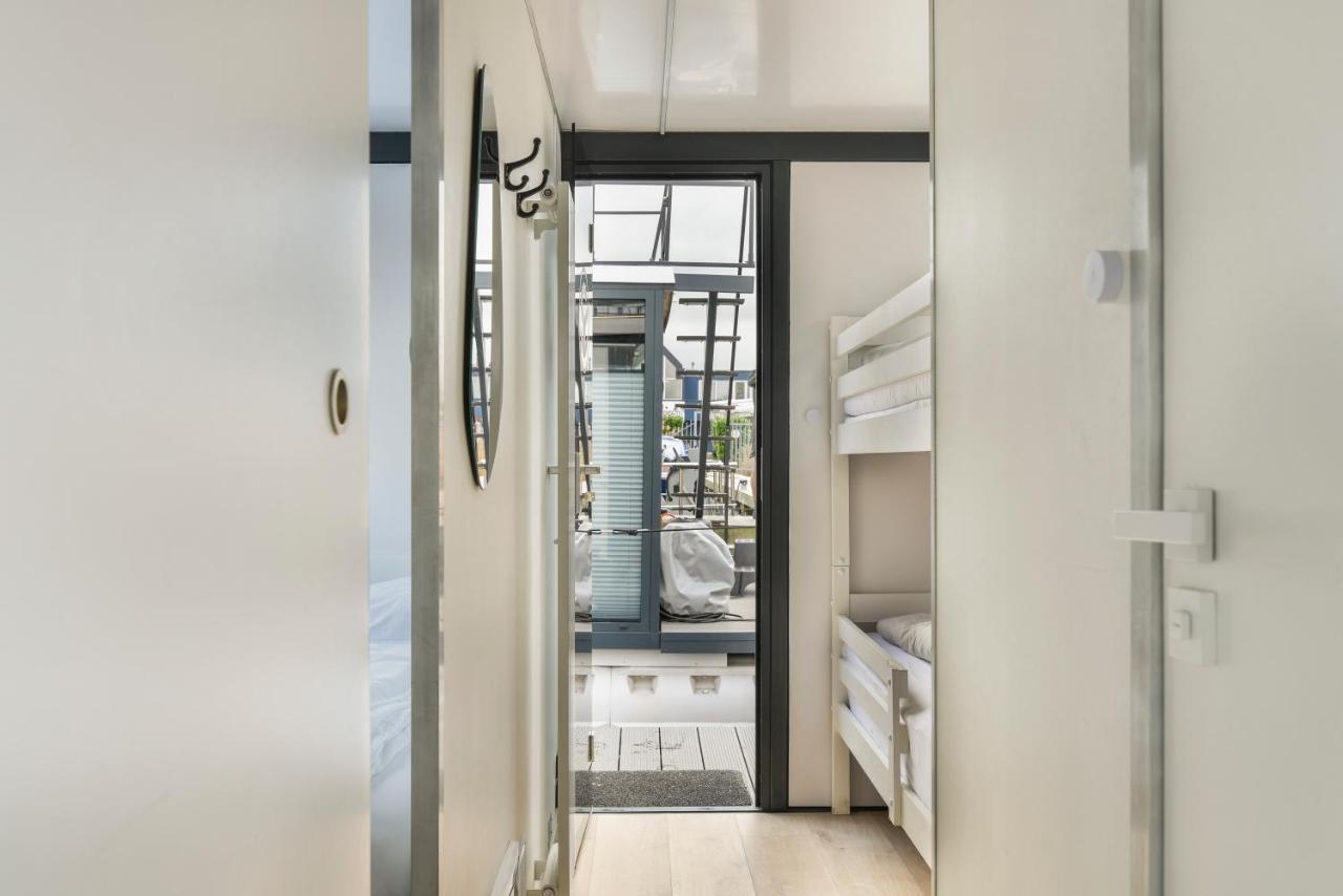 Cosy Tiny Houseboats Near Beach And Restaurants By Weltevreden Experience Zeewolde Bagian luar foto