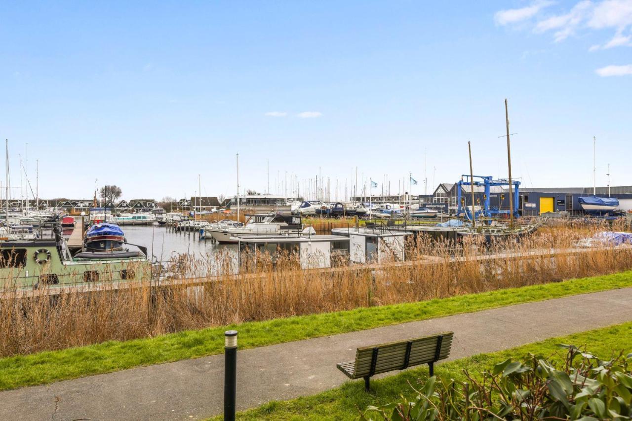 Cosy Tiny Houseboats Near Beach And Restaurants By Weltevreden Experience Zeewolde Bagian luar foto