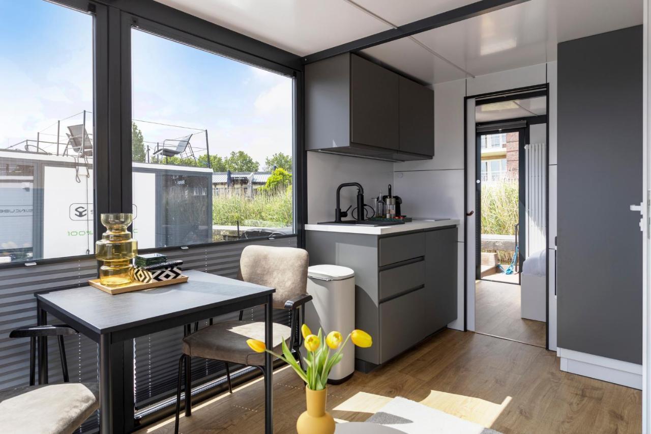 Cosy Tiny Houseboats Near Beach And Restaurants By Weltevreden Experience Zeewolde Bagian luar foto