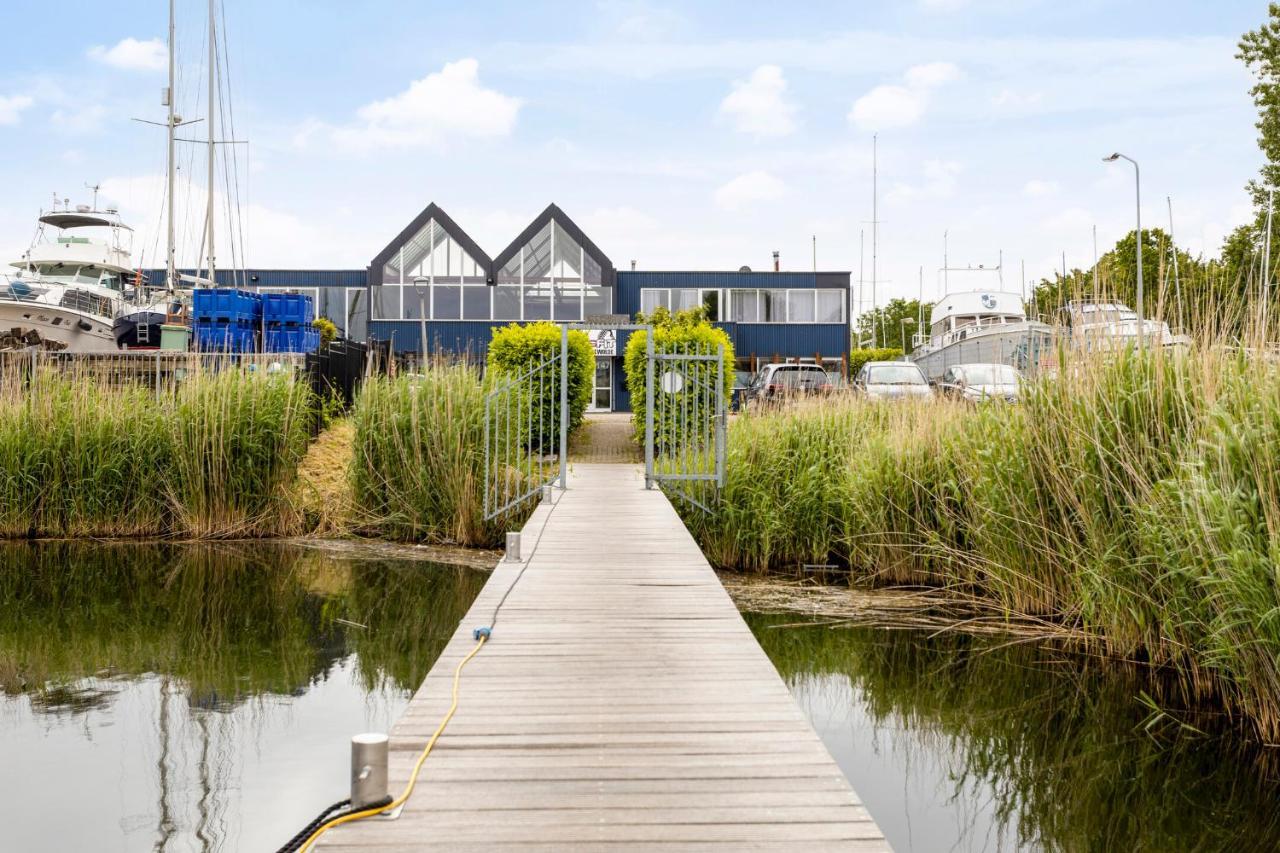 Cosy Tiny Houseboats Near Beach And Restaurants By Weltevreden Experience Zeewolde Bagian luar foto