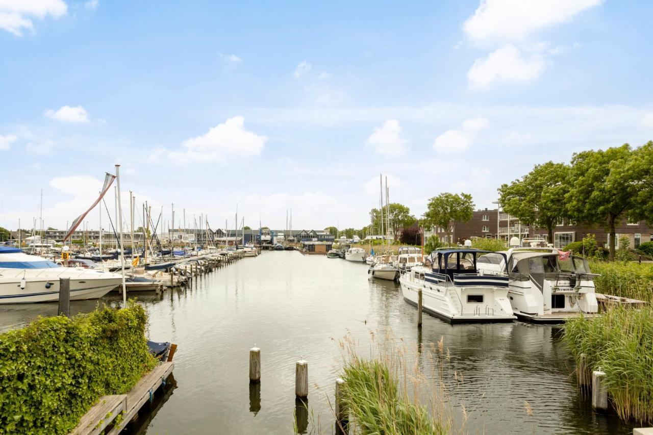 Cosy Tiny Houseboats Near Beach And Restaurants By Weltevreden Experience Zeewolde Bagian luar foto