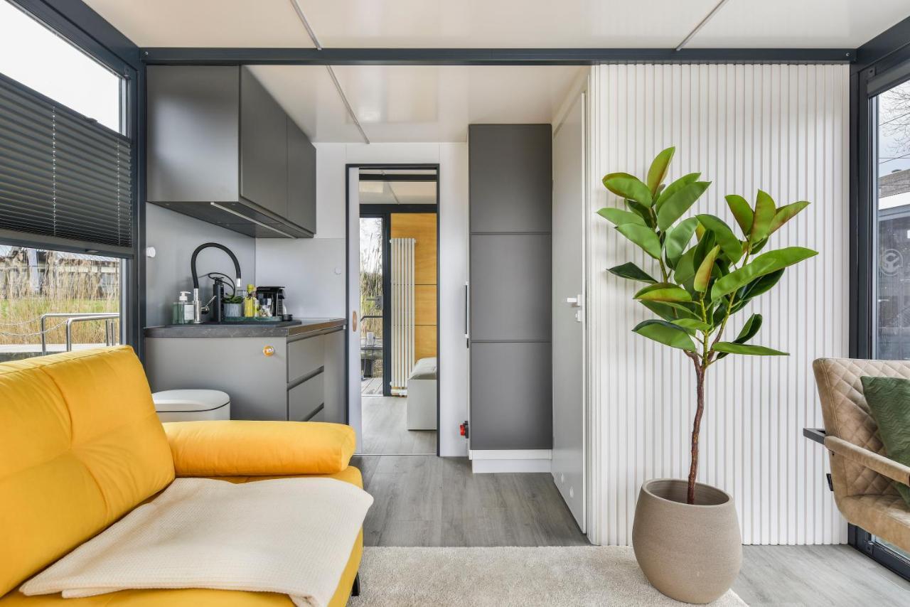 Cosy Tiny Houseboats Near Beach And Restaurants By Weltevreden Experience Zeewolde Bagian luar foto
