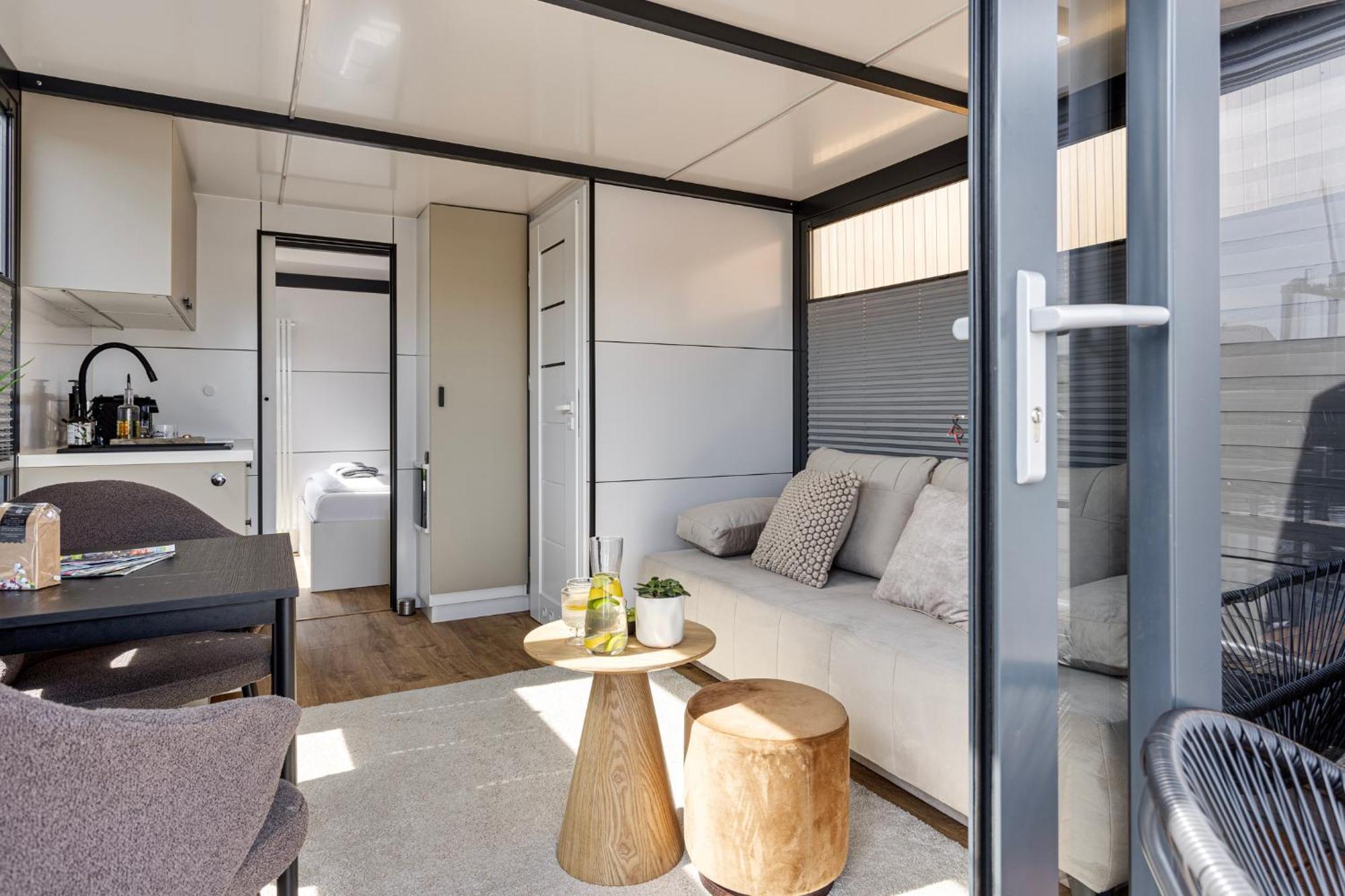 Cosy Tiny Houseboats Near Beach And Restaurants By Weltevreden Experience Zeewolde Bagian luar foto