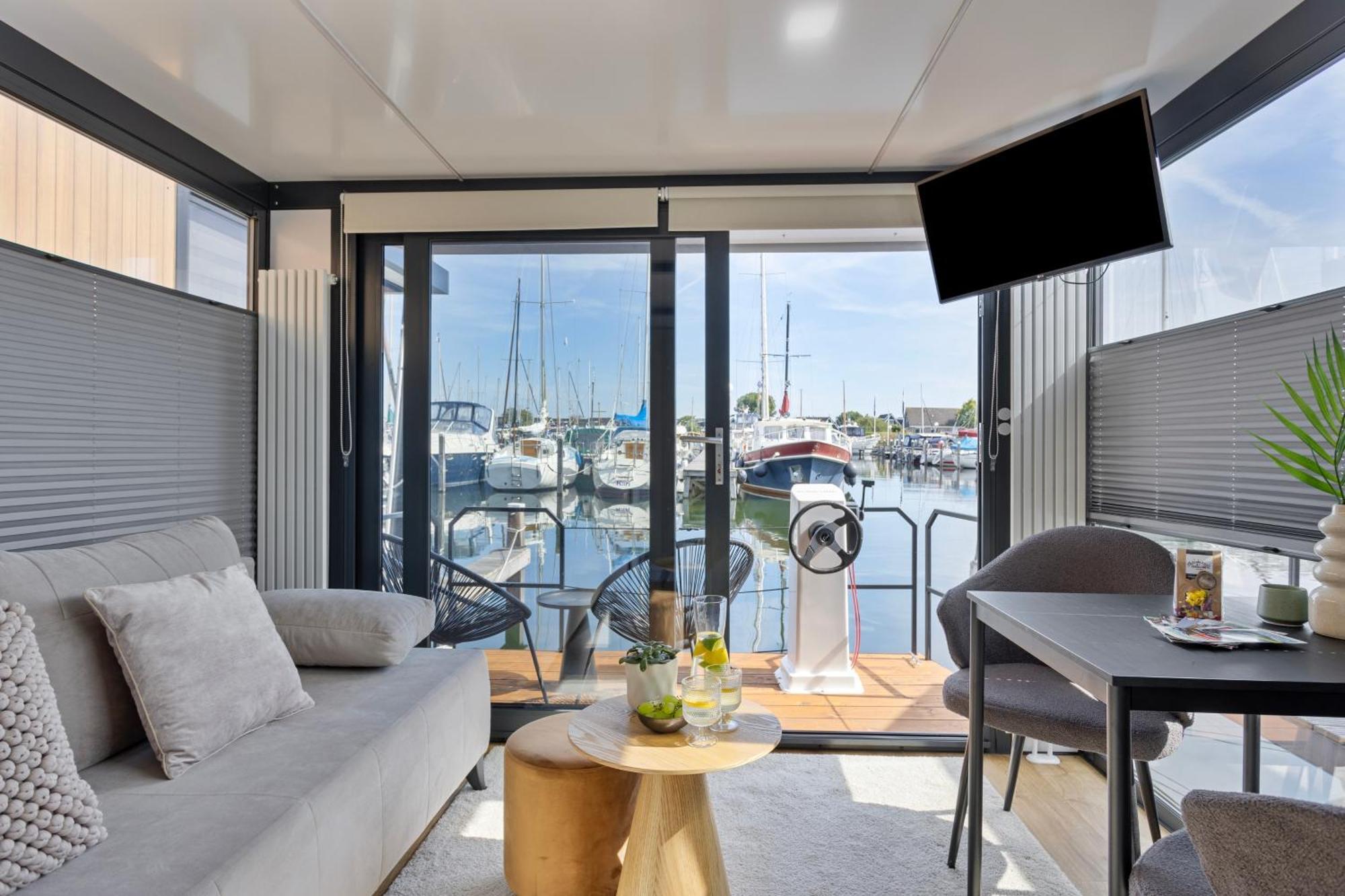 Cosy Tiny Houseboats Near Beach And Restaurants By Weltevreden Experience Zeewolde Bagian luar foto